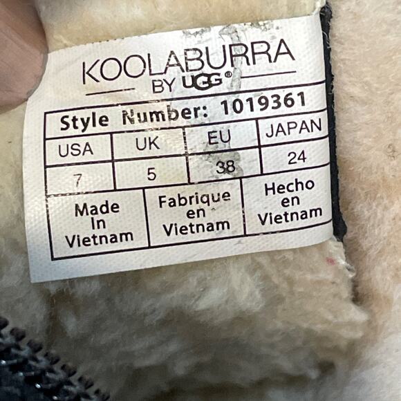 Koolaburra by UGG Shazi Black Suede Short Boots Booties Lace Up Back Size 7 - Picture 8 of 9